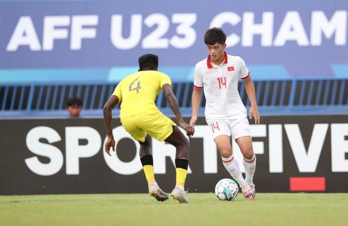 "Vua" các giải trẻ Nguyễn Quốc Việt là chân sút đáng gờm của U-23 Việt Nam khiến cho Indonesia phải dè chừng. Ảnh: ANH THỎA.