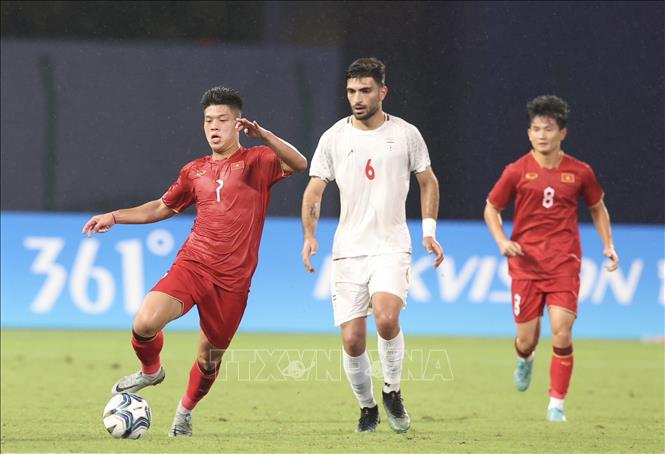 ASIAD 19: Olympic Việt Nam chịu thất bại 0-4 trước Olympic Iran | baotintuc.vn