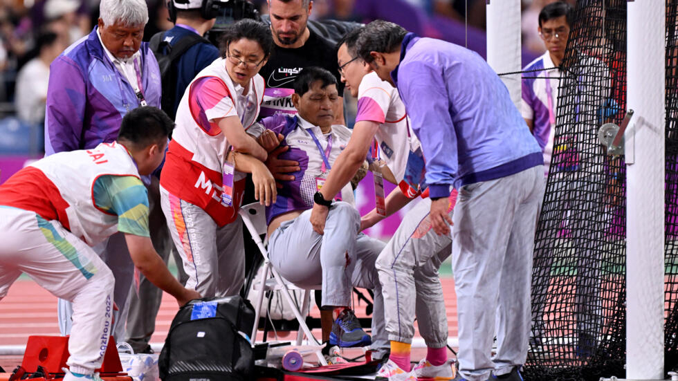 Asian Games official suffers leg fracture after being hit by hammer