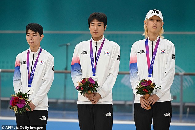 A wheelie big mistake! South Korean roller skater loses out on gold medal by 0.01s after celebrating BEFORE he crossed the line | Daily Mail Online