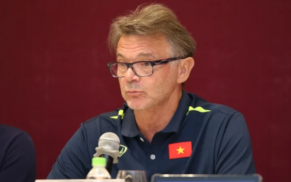 HLV Troussier: Tôi phải giúp U23 Việt Nam vượt ngưỡng, vươn tầm châu Á