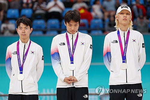 LEAD) (Asiad) S. Korea takes 2 silvers in roller skating relays | Yonhap News Agency