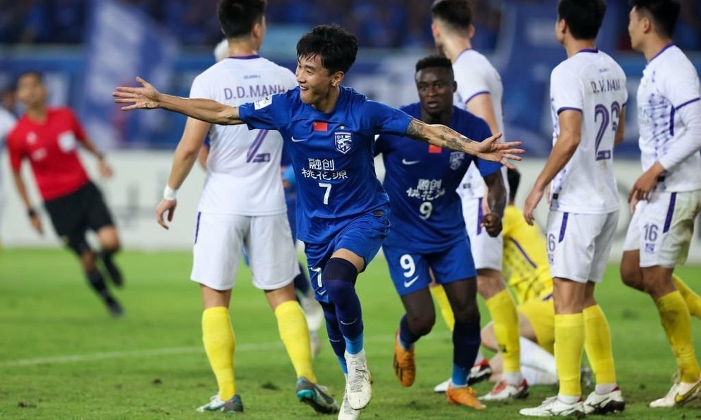 Bị đuổi 2 người, Hà Nội FC thua 3 trận liên tiếp ở AFC Champions League