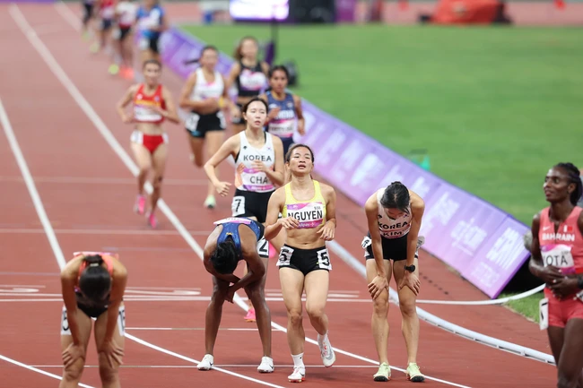 'Nữ hoàng điền kinh' Nguyễn Thị Oanh 'hụt hơi' ở nội dung sở trường ASIAD, nghi ngờ chọn sai điểm rơi phong độ - Ảnh 4.