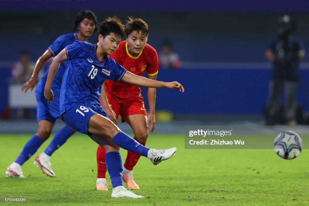 Vòng loại Olympic: Tuyển Việt Nam có cửa đi tiếp; Thái Lan đối mặt với “mưa bàn thua” - Ảnh 2.