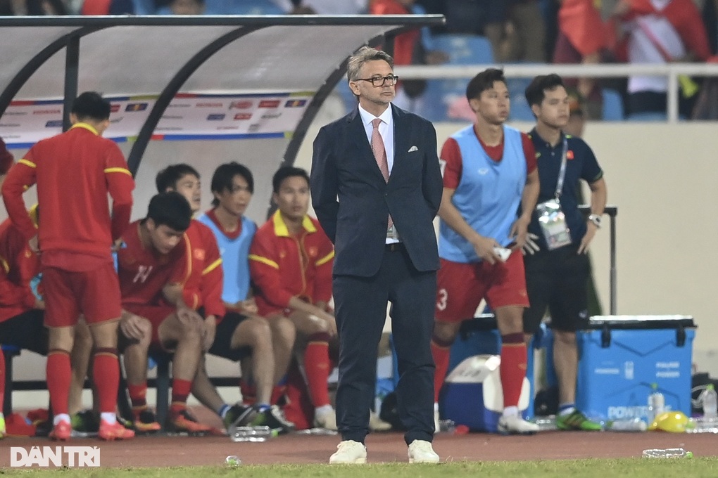 HLV Troussier: "Hoàng Đức chưa đáp ứng được yêu cầu của tôi" | Báo Dân trí