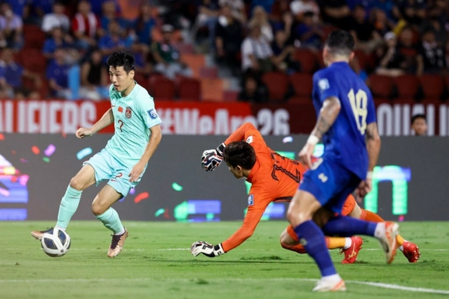 Thái Lan bị Trung Quốc ngược dòng trên sân nhà, cửa đi tiếp tại vòng loại World Cup đã rất hẹp - Ảnh 3.