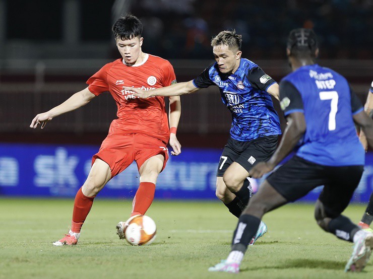 Video bóng đá TP.HCM - Thể Công Viettel: Cú đúp ngôi sao, Hoàng Đức bất lực (V-League) - 2