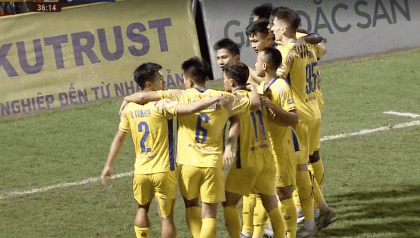 Trực tiếp SLNA 1-0 HAGL: Nỗ lực được đền đáp 374603