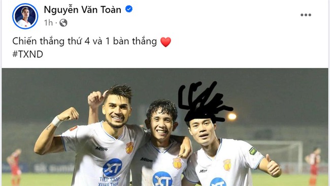 'Chủ tịch' Văn Toàn có màn ăn mừng khiến cộng đồng mạng không nhịn được cười - Ảnh 2.