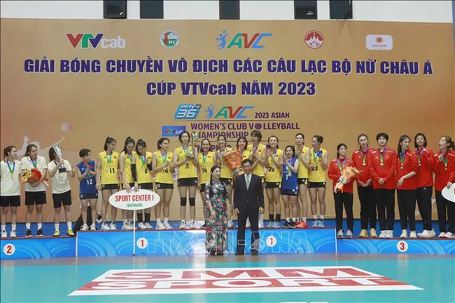 Tin nóng thể thao sáng 13/12: Thanh Thúy được so sánh với huyền thoại thế giới, Filip Nguyễn dự Asian Cup, tuyển bóng chuyền Việt Nam tập huấn tại Cuba - Ảnh 3.