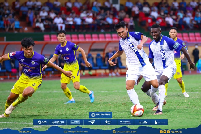 TRỰC TIẾP Hà Nội vs SLNA (0-0): Chủ nhà ra mắt ngoại binh - Ảnh 4.