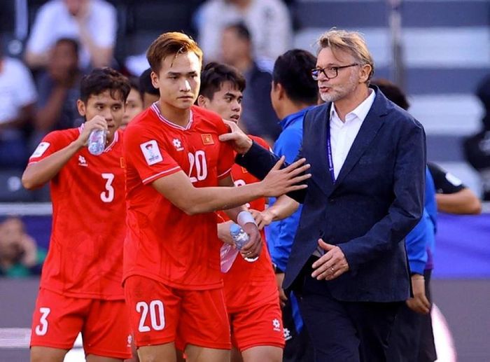 VFF vẫn đặt niềm tin vào HLV Philippe Troussier dù đội nhà thất bại tại Asian Cup 2023.