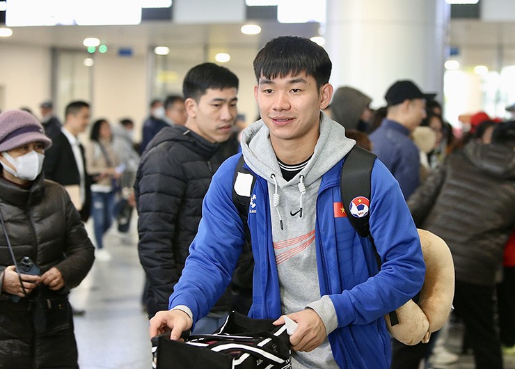 Xuân Mạnh về nước trên xe lăn, Đình Bắc muốn "đòi nợ" Indonesia ở vòng loại World Cup - 8