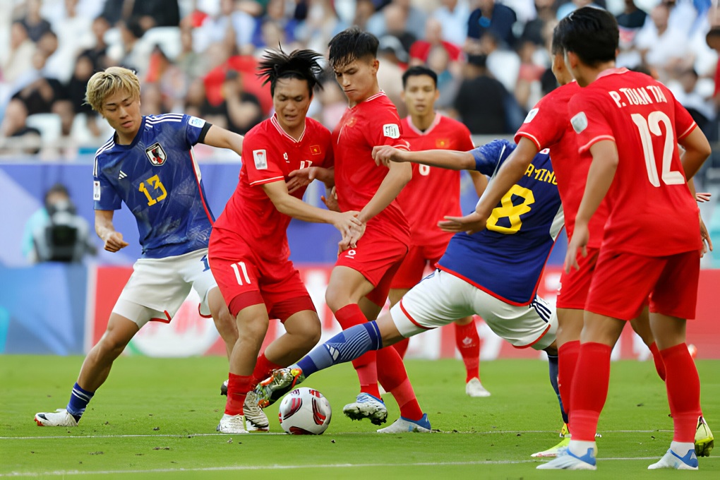 HLV Troussier nhận tin không vui trước hai trận gặp Indonesia - 1