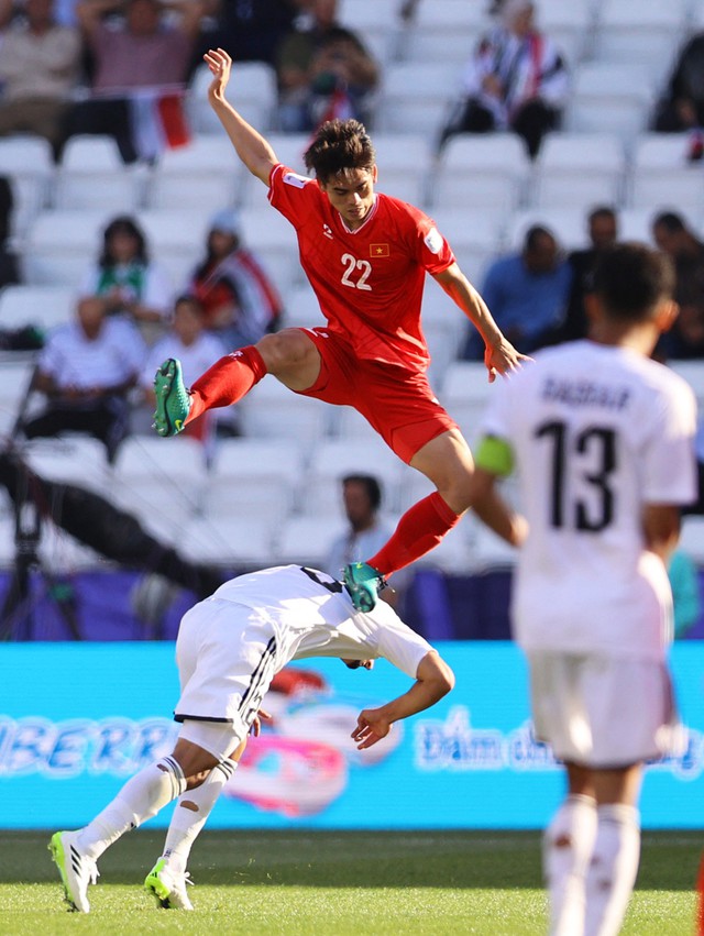 HLV Troussier dính "đối thủ mạnh", giấc mơ World Cup của Việt Nam tan tành bởi "miếng võ làng"?- Ảnh 2.