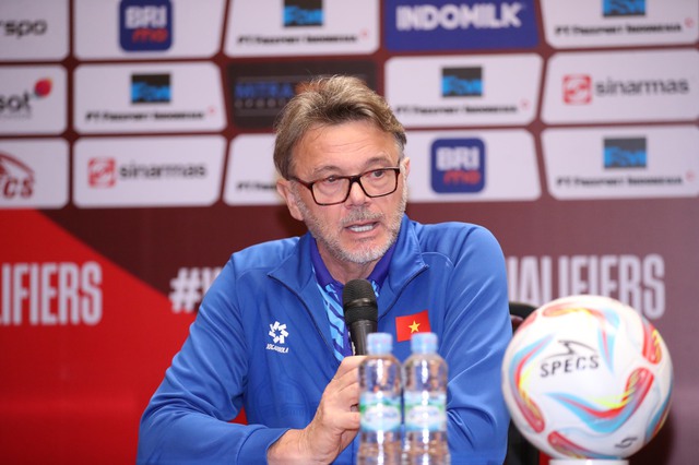 HLV Troussier: 'Nhiều người nghĩ cách làm của tôi không hợp, nhưng tính tôi rất thích thử thách’- Ảnh 2.