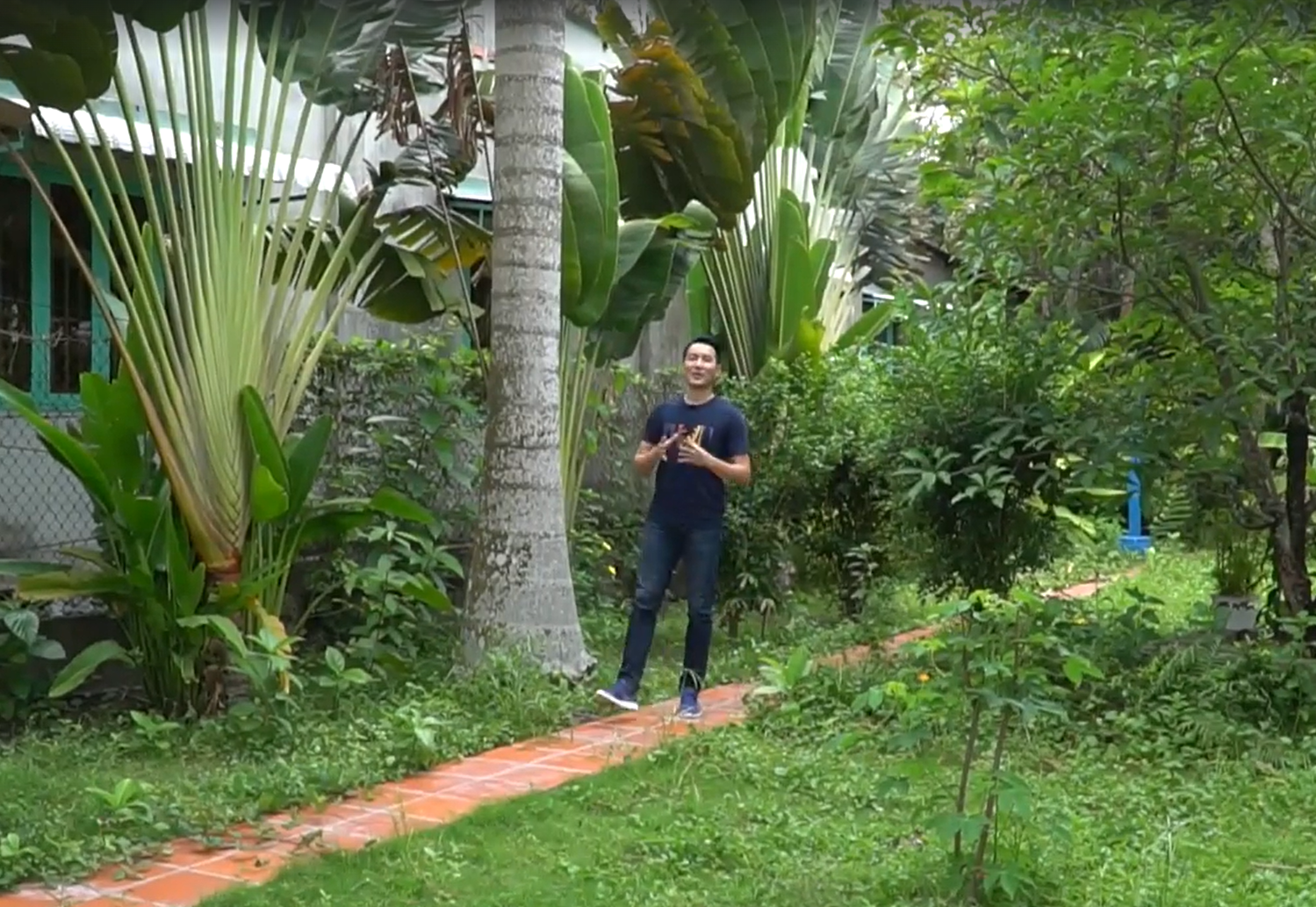 Nam ca sĩ Việt U50: Đẹp trai, sống chân thành, chưa vợ con, có biệt thự vườn 3.000 m2 tràn ngập cây xanh-3