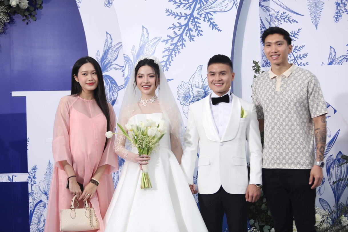 Dàn cầu thủ ĐT Việt Nam bảnh bao trong lễ cưới Quang Hải- Ảnh 8.