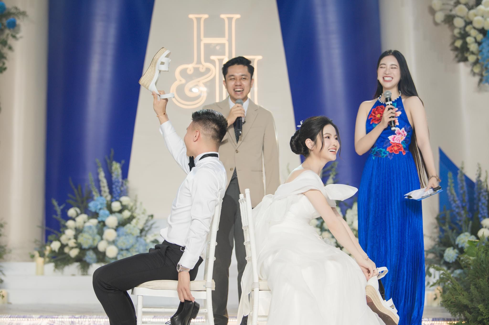 Dàn cầu thủ ĐT Việt Nam bảnh bao trong lễ cưới Quang Hải- Ảnh 2.