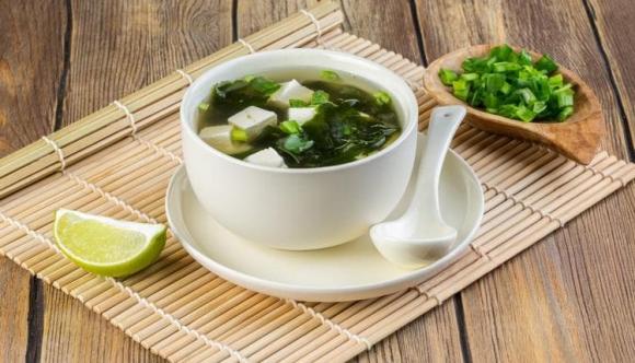 uống canh, uống canh sau bữa ăn, uống canh trong bữa ăn, món canh