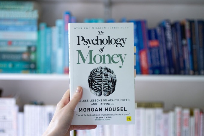 Cuốn sách nổi tiếng Tâm lý đồng tiền của Morgan Housel. Ảnh: CNBC