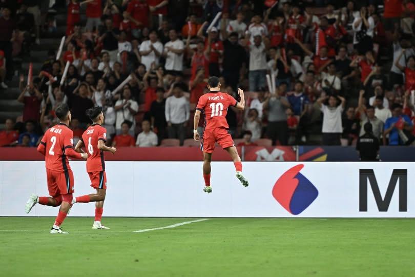 Trực tiếp Thái Lan 0-2 Singapore: Siêu địa chấn 570805