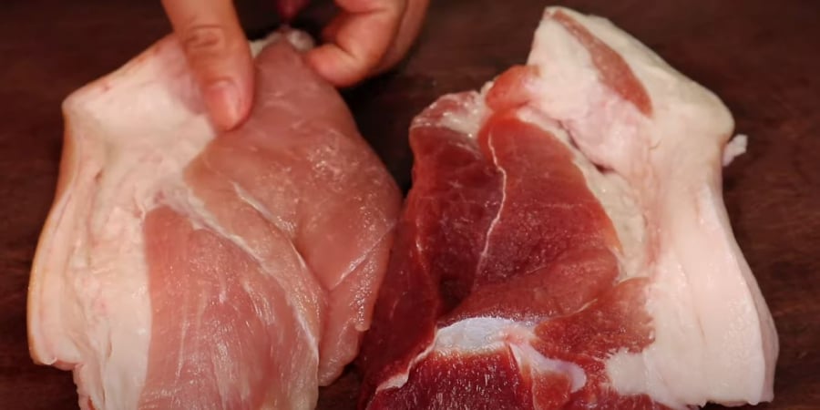 Màu sắc cũng có thể phản ánh độ tươi ngon của miếng thịt.