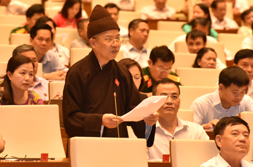 thuong-toa-thich-thanh-quyet-giao-vien-khong-nang-ne-cong-chuc-hay-hop-dong