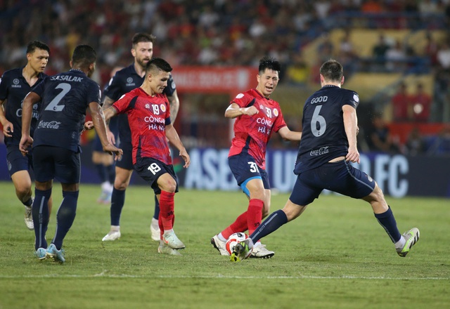 Quang Hải bị 