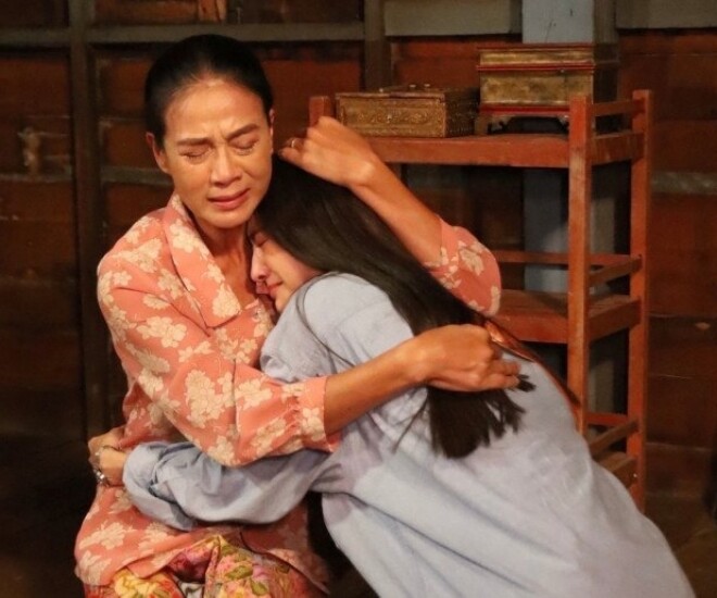Sau khi chṑng mất, may có mẹ chṑng luȏn ở bên an ủi, ᵭộng viên tȏi. (Ảnh minh họa)