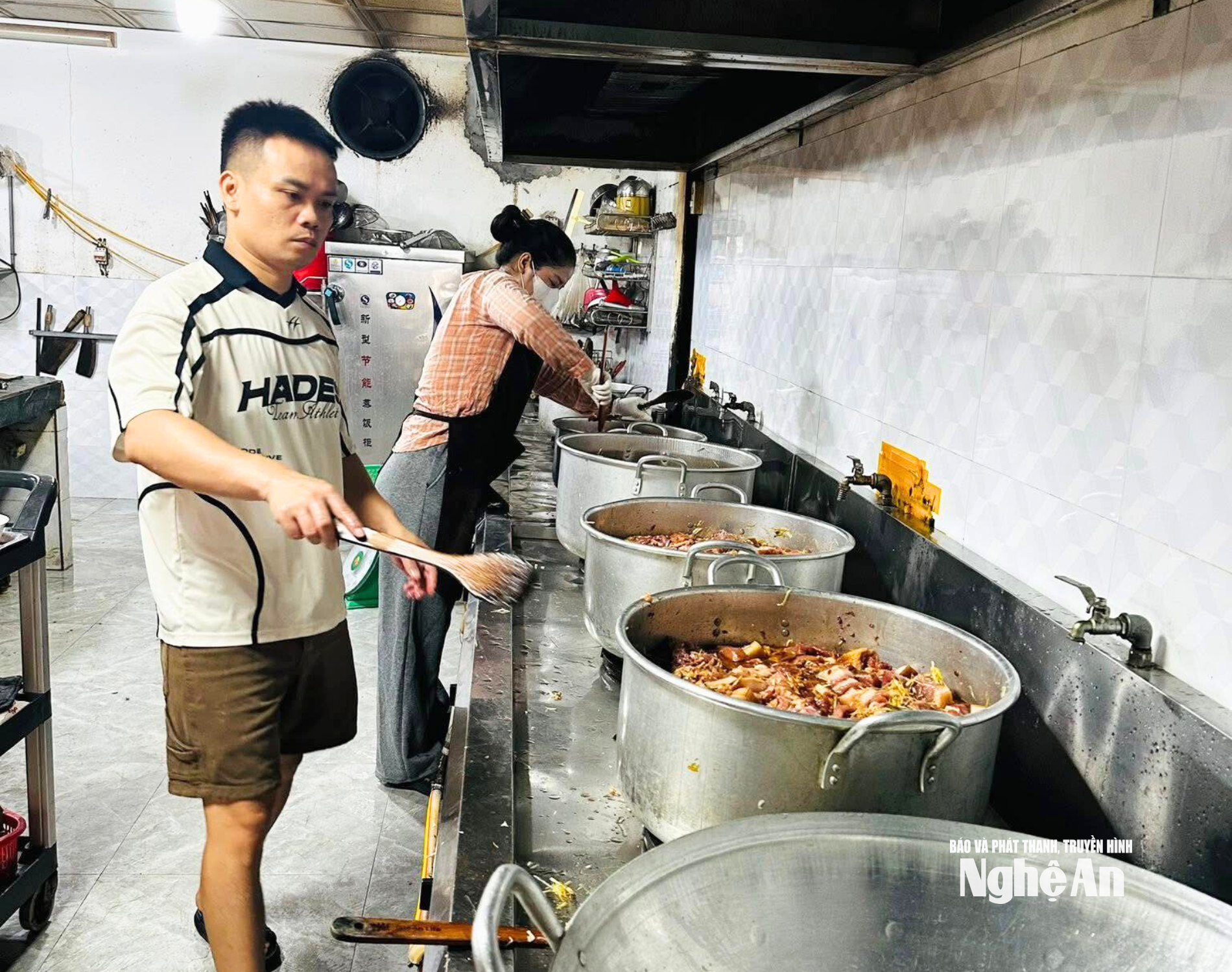  miễn phí cơm và chỗ nghỉ cho bà con vùng lũ Ảnh CSCC00004