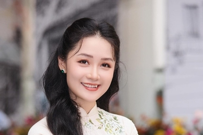 Sao Việt 26/11/2024: BTV Thu Hà như nàng thơ, Hòa Minzy gây sốt bên Sơn Tùng
