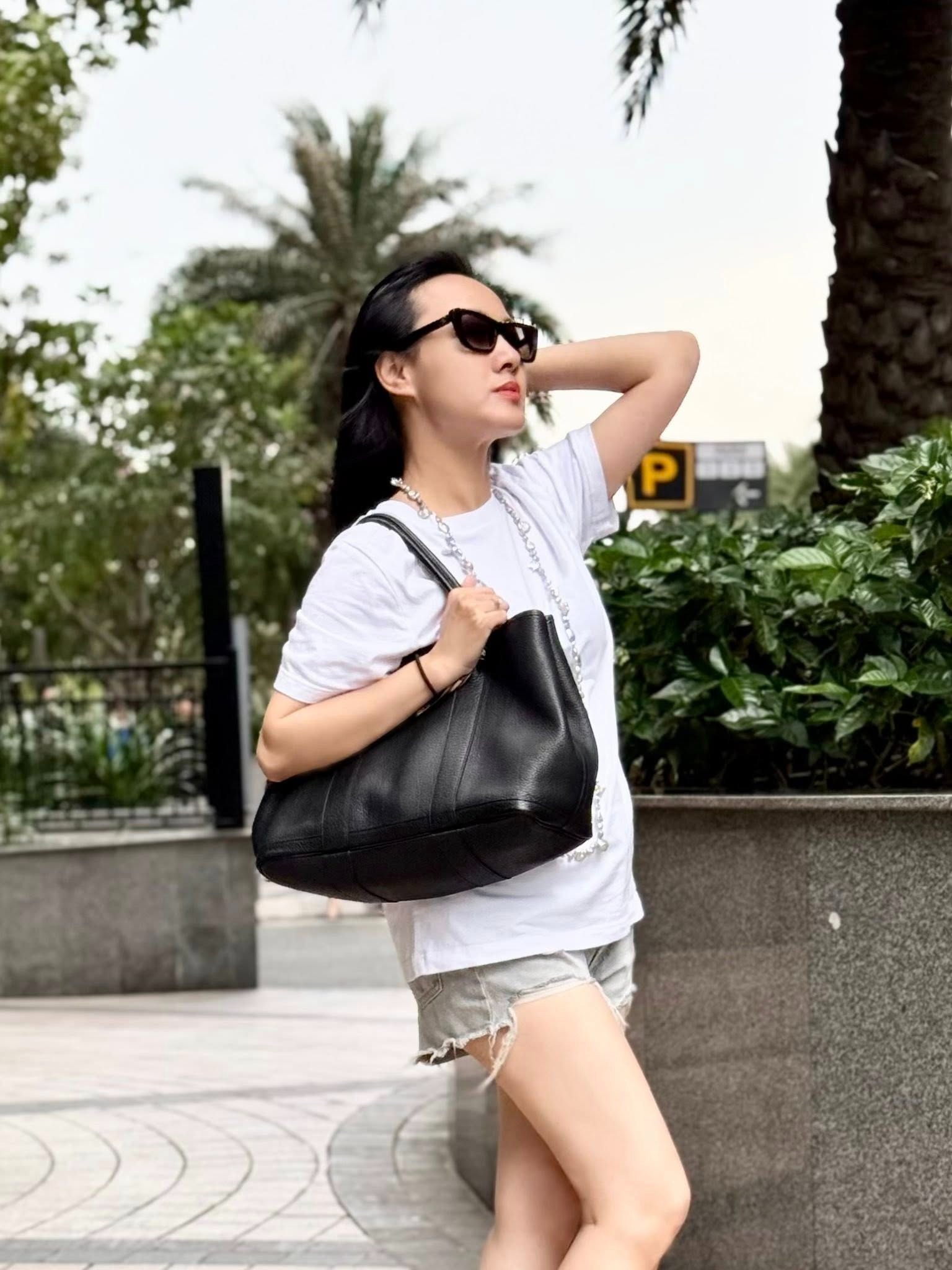 BTV Hoài Anh thuyết minh sự kiện A80: Xuất thân tiểu thư &quot;cành vàng lá ngọc&quot; và chân dung người chồng bí ẩn - Ảnh 6.