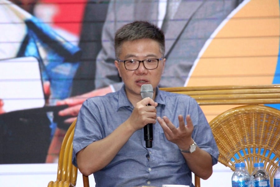 gs-ngo-bao-chau-toi-tung-soc-khi-nhan-duoc-bang-luong-cua-minh-1