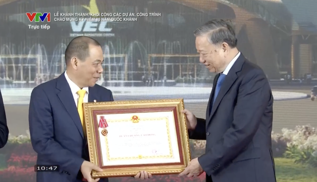 Vingroup của tỷ phú Phạm Nhật Vượng nhận Huân chương lao động hạng Nhất- Ảnh 1.