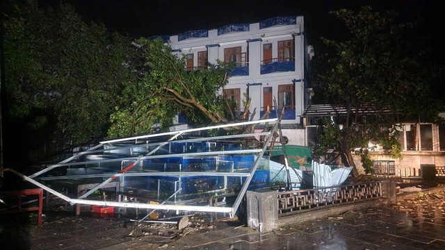 Thiệt hại nặng nề do bão số 10 Bualoi: Đã ghi nhận nhiều thương vong, mặc dù suy yếu nhưng hoàn lưu còn rất mạnh- Ảnh 29.