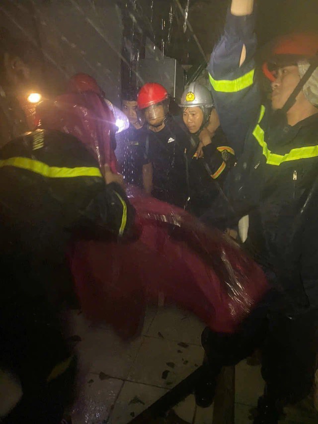 Thiệt hại nặng nề do bão số 10 Bualoi: Đã ghi nhận nhiều thương vong, mặc dù suy yếu nhưng hoàn lưu còn rất mạnh- Ảnh 33.