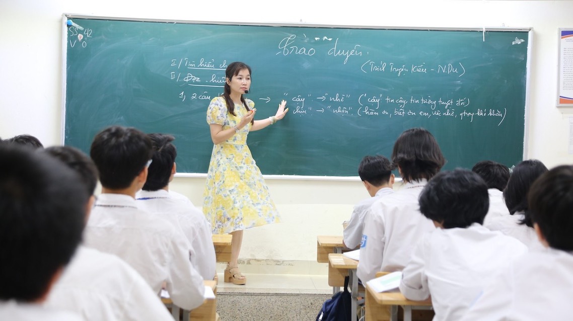 Dự kiến lương giáo viên lên đến trên 17,6 triệu đồng mỗi tháng chưa kể phụ cấp. Ảnh: Vân Hà 