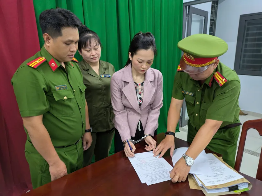 Bà Tuyết Chinh khai lý do hành hung khách sau mâu thuẫn niềng răng