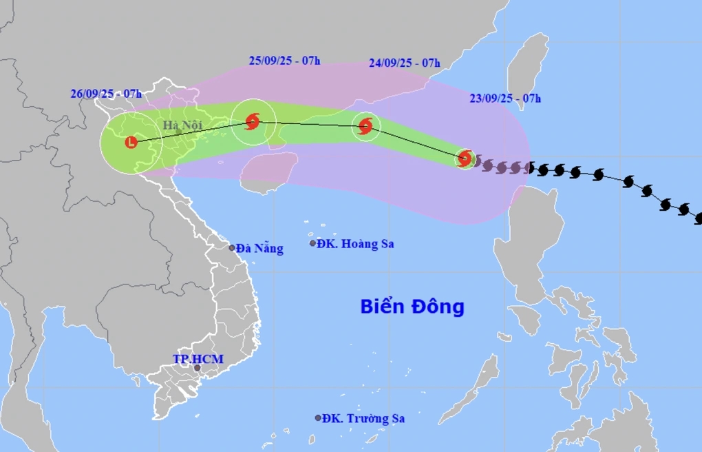 Cập nhật tin bão mới nhất: Siêu bão số 9 Ragasa vẫn giật trên cấp 17, dự báo đường đi trong 24 giờ tới- Ảnh 1.