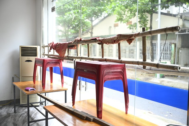 Bão số 10 đi chậm lại, càng nguy hiểm hơn: Đã có 1 người chết, 4 người mất tích- Ảnh 9.