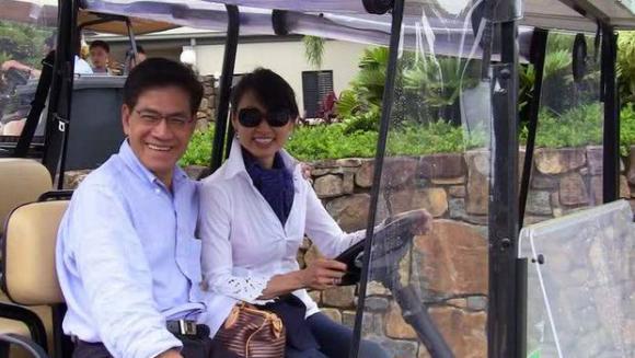 Nguyễn Ngọc Ngạn, vợ Nguyễn Ngọc Ngạn, chân dung vợ Nguyễn Ngọc Ngạn, truyện ma Nguyễn Ngọc Ngạn, Nguyễn Ngọc Ngạn và phu nhân, MC Nguyễn Ngọc Ngạn, sao việt 