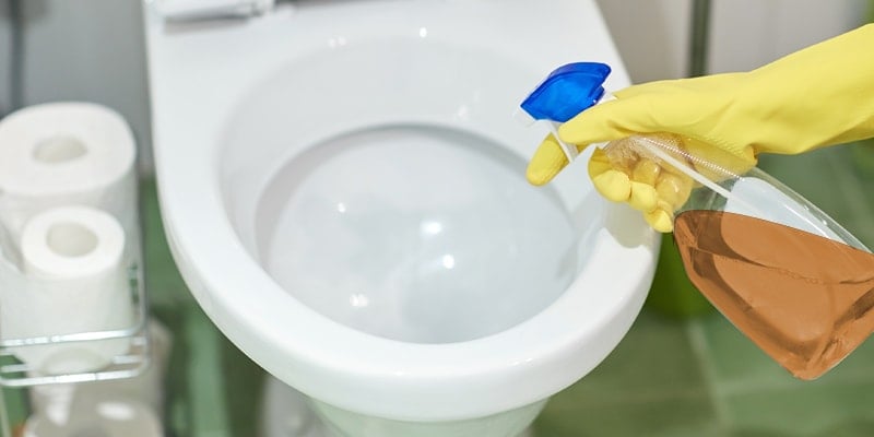 Cach-khu-mui-hoi-o-toilet