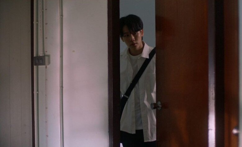 Đến nhà chị dâu góa chồng ở vài ngày, nửa đêm phòng chị vang lên tiếng đàn ông, tôi xông vào thì chết lặng - 2