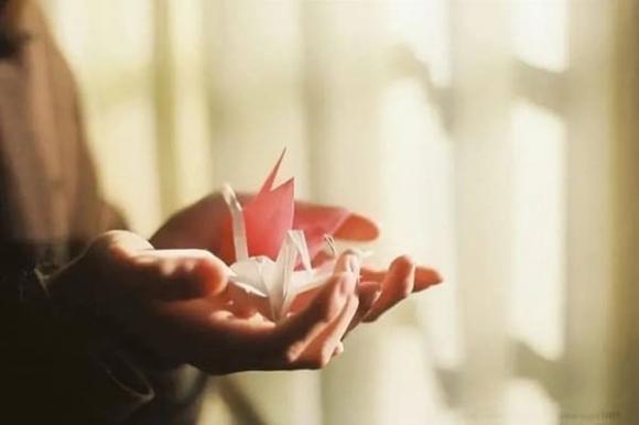 người già, con dȃu, con gái