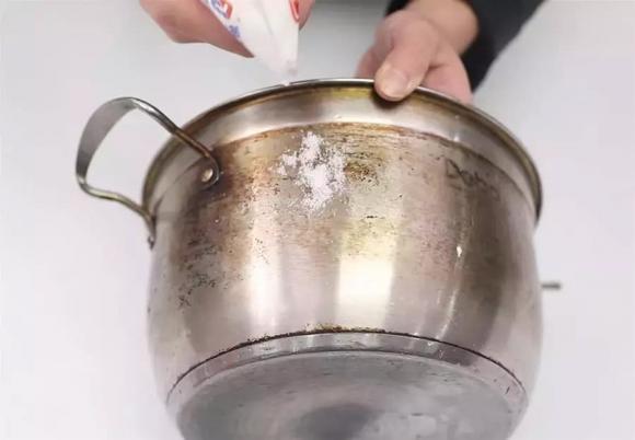 nṑi inox, vệ sinh, ʟoại bỏ vḗt dầu mở, mẹo hay