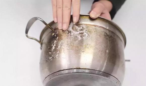 nṑi inox, vệ sinh, ʟoại bỏ vḗt dầu mở, mẹo hay