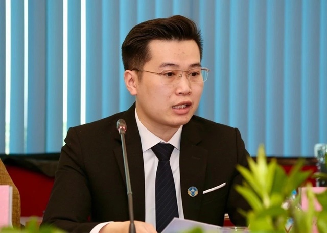 clip-than-mat-cua-lanh-dao-truong-2