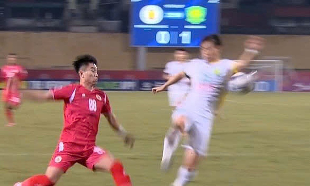 Đội nhà thua đau, báo Trung Quốc tố trọng tài thiên vị CLB Công an Hà Nội - 1